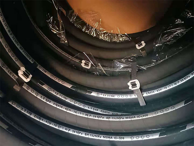 压力等级深度解读——工作压力、试验压力与爆破压力的规格逻辑