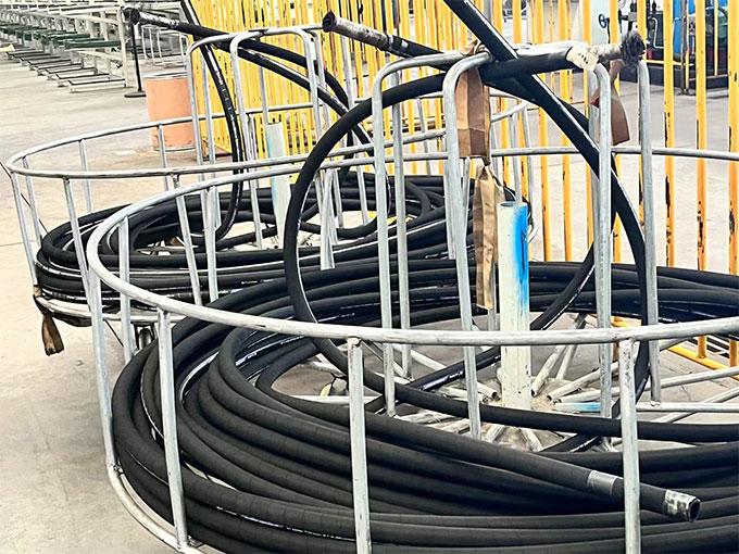 气动管路选夹线管：省钱还是省心？——压缩空气输送的适配分析